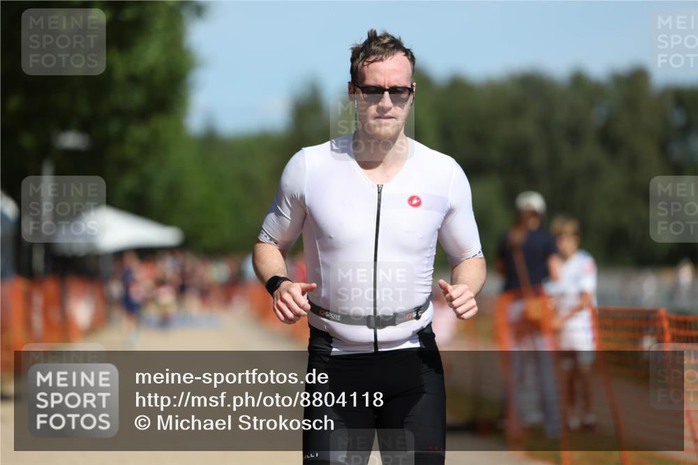 07.09.2025 - 19. Norderstedt Triathlon Michael Strokosch http://msf.ph/oto/8804118 07.09.2025 12:35:47 Laufen 697, 737 meine-sportfotos.de