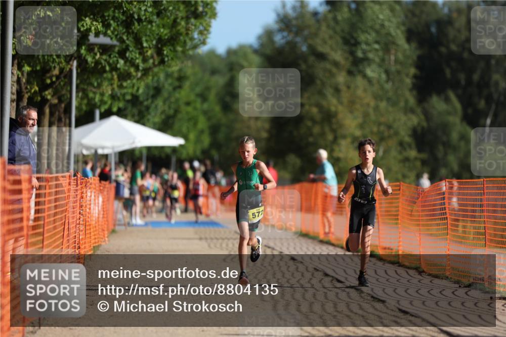 07.09.2025 - 19. Norderstedt Triathlon Michael Strokosch http://msf.ph/oto/8804135 07.09.2025 09:43:44 Laufen 568, 572 meine-sportfotos.de