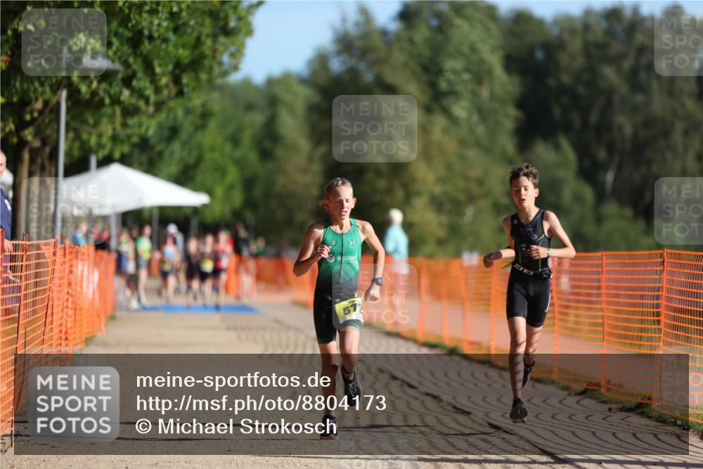 07.09.2025 - 19. Norderstedt Triathlon Michael Strokosch http://msf.ph/oto/8804173 07.09.2025 09:43:45 Laufen 568, 572 meine-sportfotos.de
