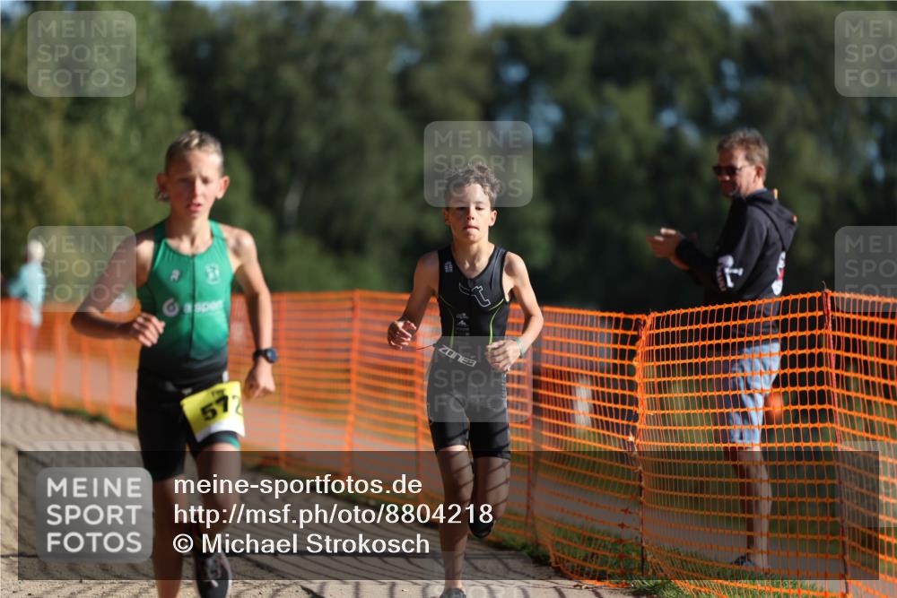 07.09.2025 - 19. Norderstedt Triathlon Michael Strokosch http://msf.ph/oto/8804218 07.09.2025 09:43:47 Laufen 568, 572 meine-sportfotos.de