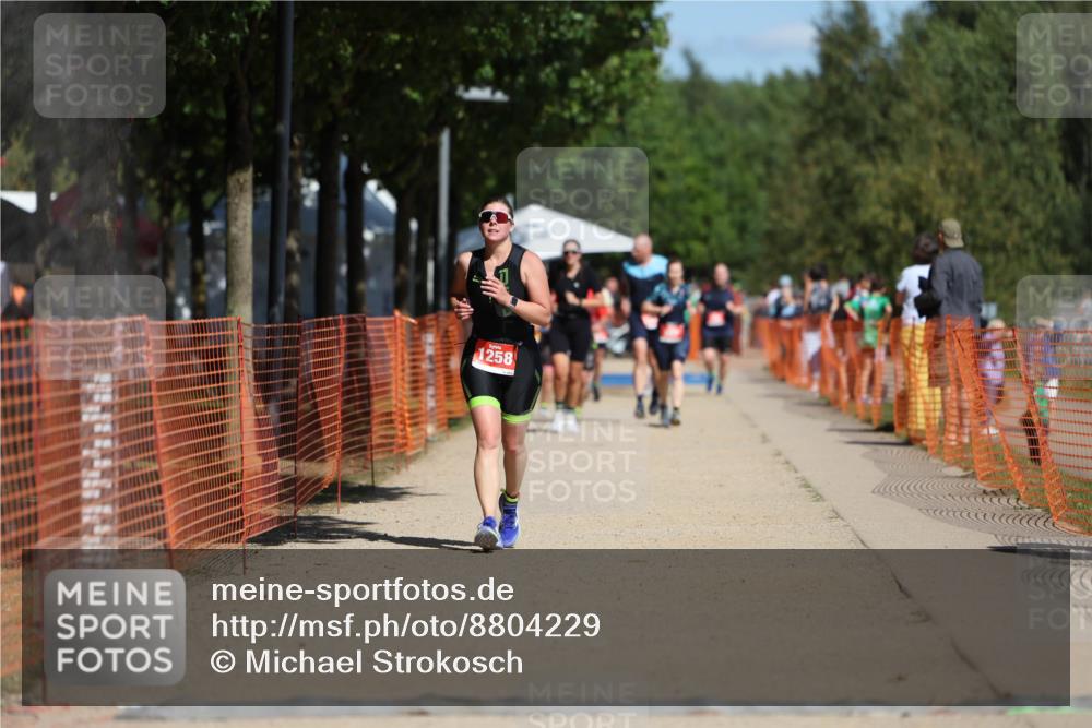 07.09.2025 - 19. Norderstedt Triathlon Michael Strokosch http://msf.ph/oto/8804229 07.09.2025 12:36:01 Laufen 1242, 1258 meine-sportfotos.de