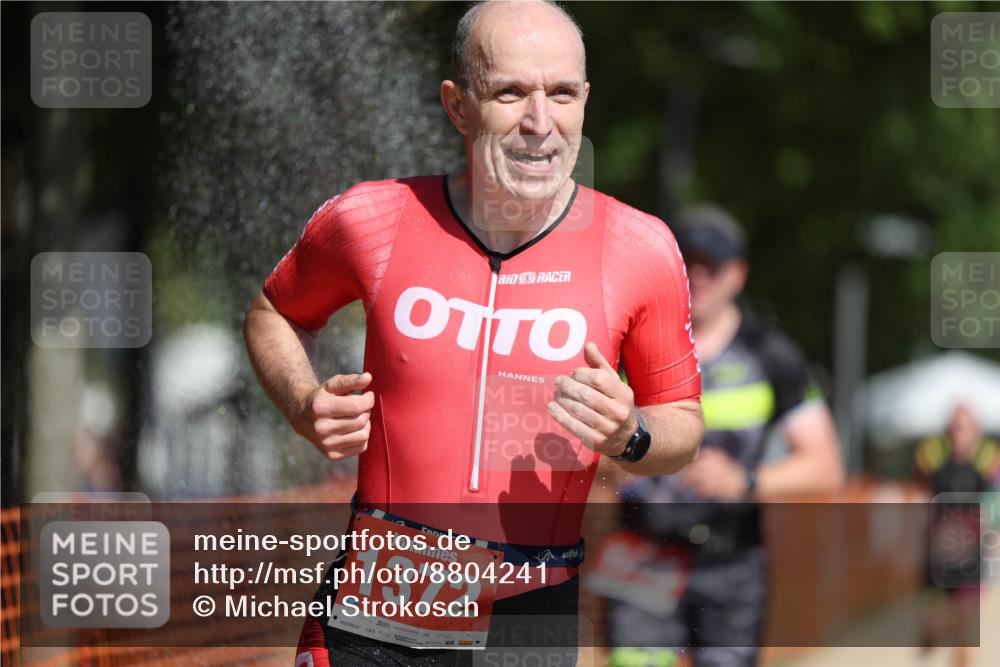 07.09.2025 - 19. Norderstedt Triathlon Michael Strokosch http://msf.ph/oto/8804241 07.09.2025 12:06:00 Laufen 822, 862, 1265, 1372 meine-sportfotos.de