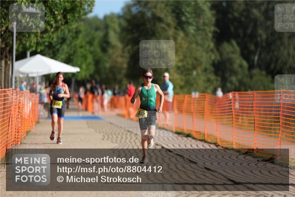 07.09.2025 - 19. Norderstedt Triathlon Michael Strokosch http://msf.ph/oto/8804412 07.09.2025 09:44:04 Laufen 563, 586, 587, 613 meine-sportfotos.de