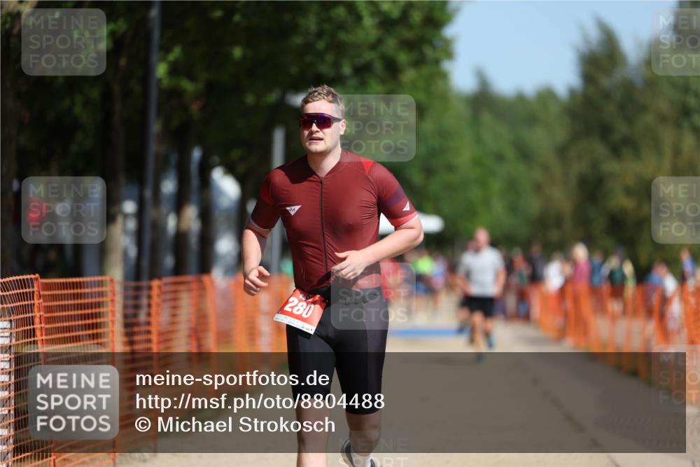 07.09.2025 - 19. Norderstedt Triathlon Michael Strokosch http://msf.ph/oto/8804488 07.09.2025 12:06:24 Laufen 280, 1258 meine-sportfotos.de
