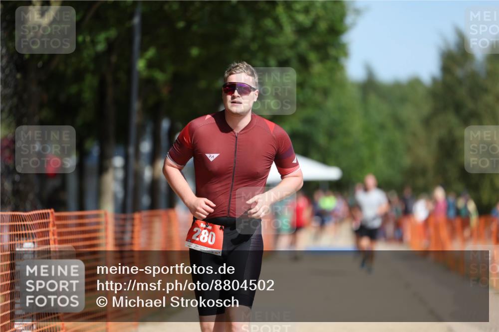 07.09.2025 - 19. Norderstedt Triathlon Michael Strokosch http://msf.ph/oto/8804502 07.09.2025 12:06:25 Laufen 280, 1258 meine-sportfotos.de