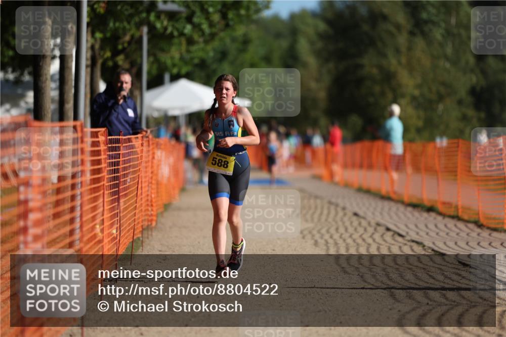 07.09.2025 - 19. Norderstedt Triathlon Michael Strokosch http://msf.ph/oto/8804522 07.09.2025 09:44:10 Laufen 587, 588 meine-sportfotos.de