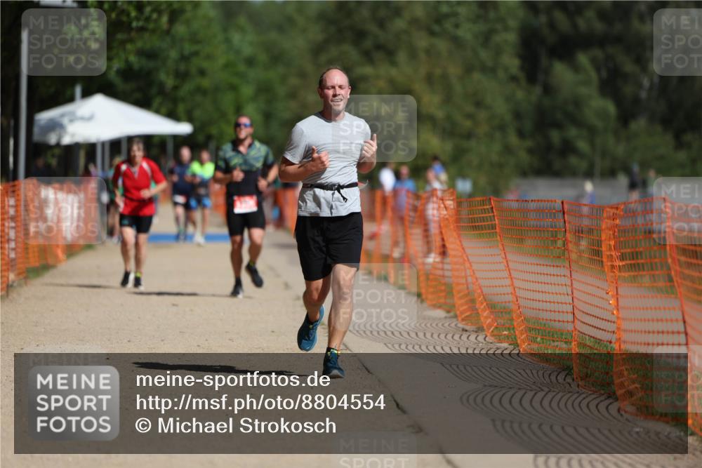07.09.2025 - 19. Norderstedt Triathlon Michael Strokosch http://msf.ph/oto/8804554 07.09.2025 12:06:33 Laufen 801, 1395 meine-sportfotos.de