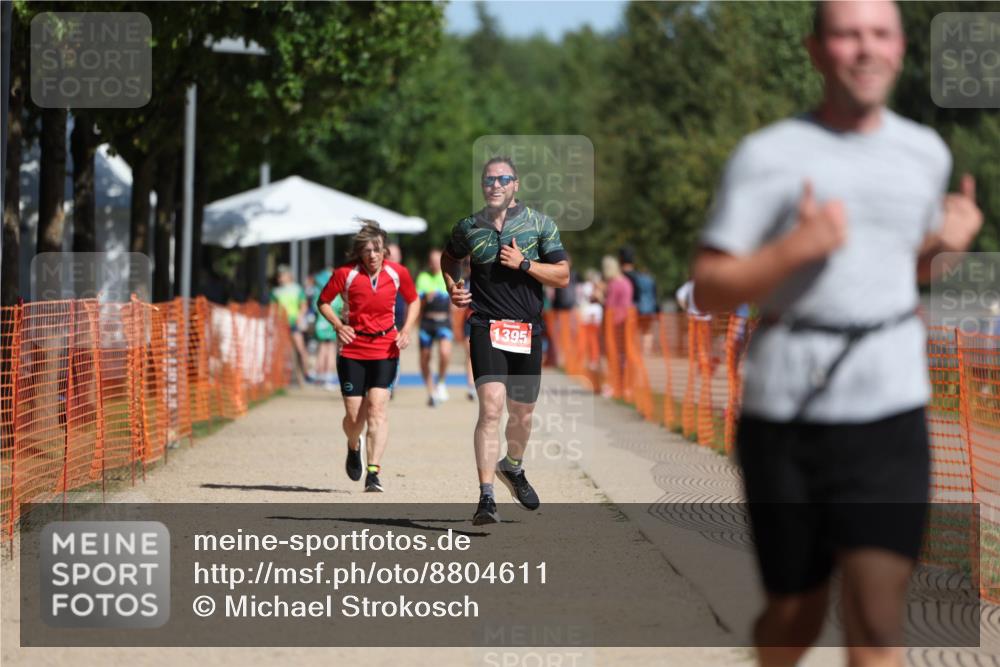 07.09.2025 - 19. Norderstedt Triathlon Michael Strokosch http://msf.ph/oto/8804611 07.09.2025 12:06:36 Laufen 801, 1229, 1395 meine-sportfotos.de