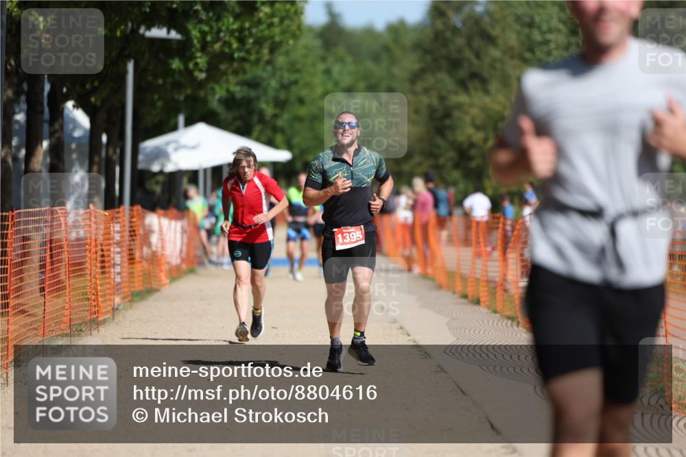 07.09.2025 - 19. Norderstedt Triathlon Michael Strokosch http://msf.ph/oto/8804616 07.09.2025 12:06:36 Laufen 801, 1229, 1395 meine-sportfotos.de
