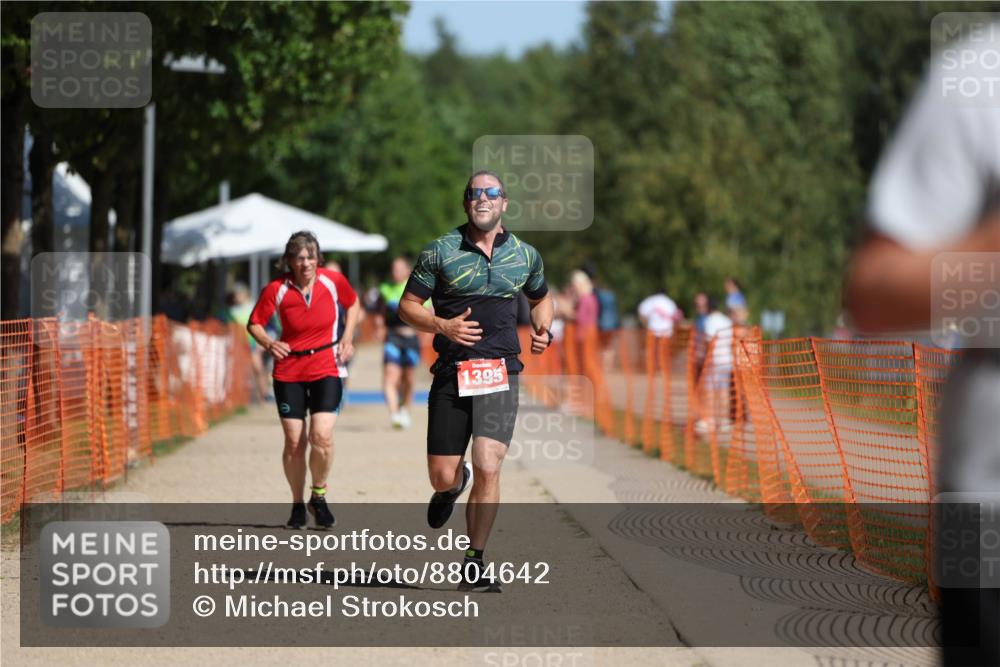 07.09.2025 - 19. Norderstedt Triathlon Michael Strokosch http://msf.ph/oto/8804642 07.09.2025 12:06:37 Laufen 801, 1229, 1395 meine-sportfotos.de