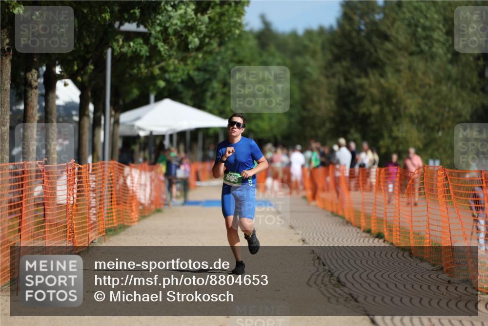 07.09.2025 - 19. Norderstedt Triathlon Michael Strokosch http://msf.ph/oto/8804653 07.09.2025 11:05:19 Laufen 107, 665 meine-sportfotos.de