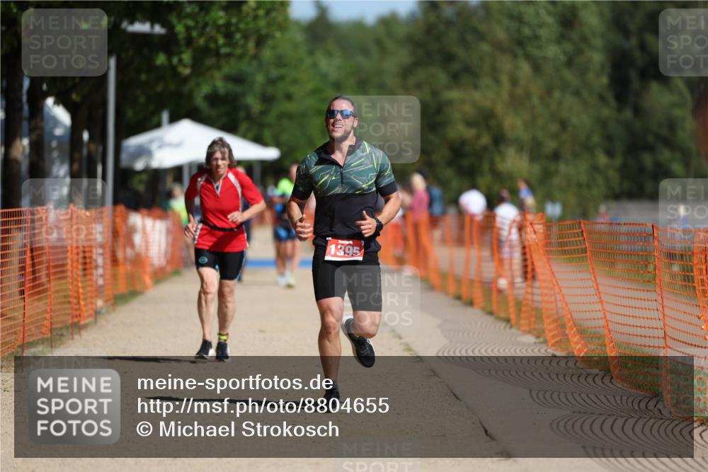 07.09.2025 - 19. Norderstedt Triathlon Michael Strokosch http://msf.ph/oto/8804655 07.09.2025 12:06:38 Laufen 801, 1229, 1395 meine-sportfotos.de