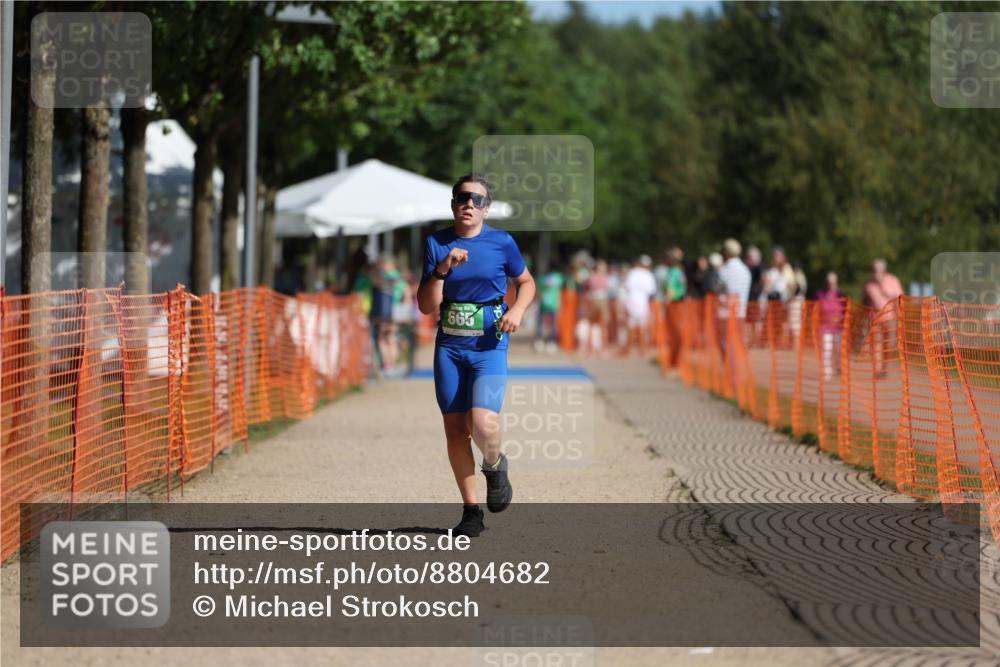 07.09.2025 - 19. Norderstedt Triathlon Michael Strokosch http://msf.ph/oto/8804682 07.09.2025 11:05:20 Laufen 107, 665 meine-sportfotos.de