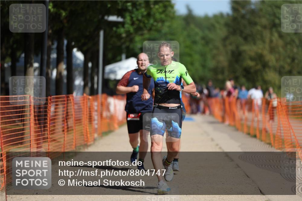 07.09.2025 - 19. Norderstedt Triathlon Michael Strokosch http://msf.ph/oto/8804747 07.09.2025 12:06:49 Laufen 190, 771, 1267 meine-sportfotos.de