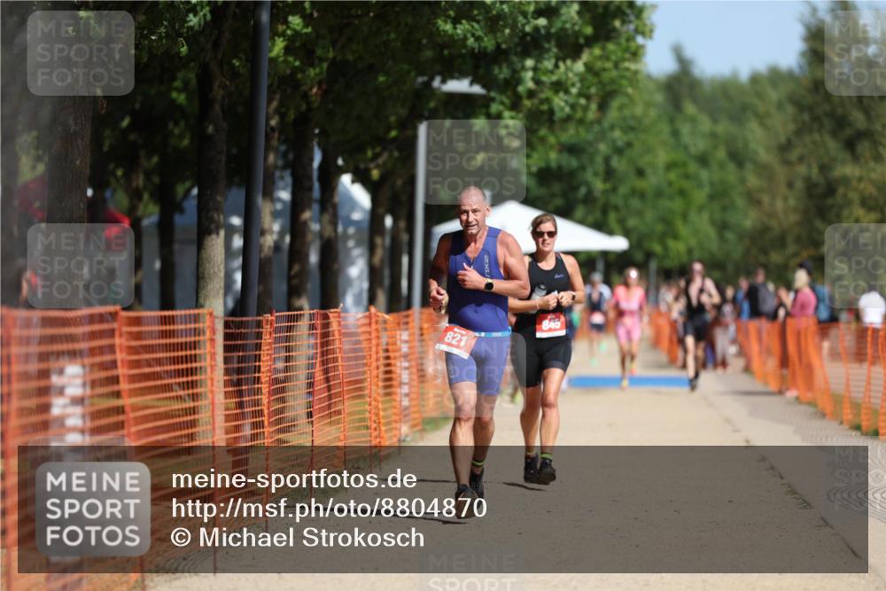 07.09.2025 - 19. Norderstedt Triathlon Michael Strokosch http://msf.ph/oto/8804870 07.09.2025 12:07:09 Laufen 821, 845 meine-sportfotos.de