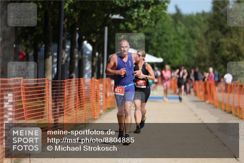 07.09.2025 - 19. Norderstedt Triathlon Michael Strokosch http://msf.ph/oto/8804885 07.09.2025 12:07:10 Laufen 821, 845 meine-sportfotos.de
