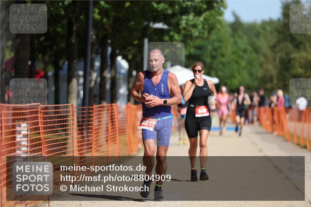07.09.2025 - 19. Norderstedt Triathlon Michael Strokosch http://msf.ph/oto/8804909 07.09.2025 12:07:11 Laufen 821, 845 meine-sportfotos.de