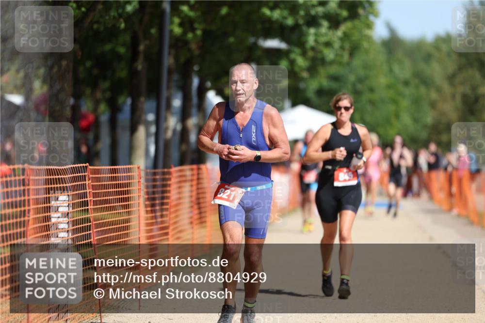 07.09.2025 - 19. Norderstedt Triathlon Michael Strokosch http://msf.ph/oto/8804929 07.09.2025 12:07:12 Laufen 821, 845 meine-sportfotos.de