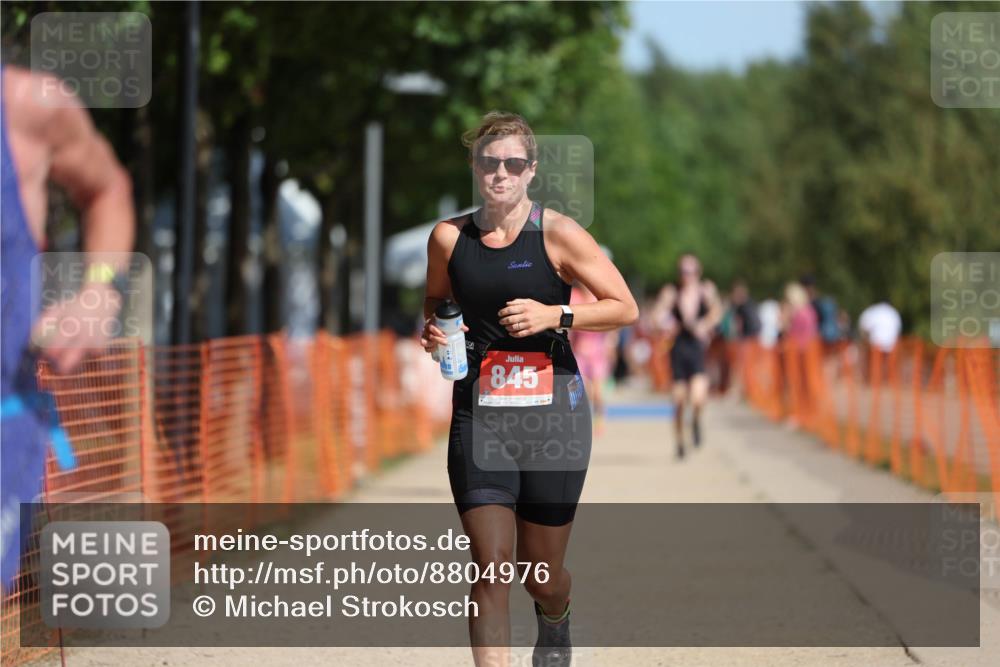 07.09.2025 - 19. Norderstedt Triathlon Michael Strokosch http://msf.ph/oto/8804976 07.09.2025 12:07:15 Laufen 821, 845 meine-sportfotos.de