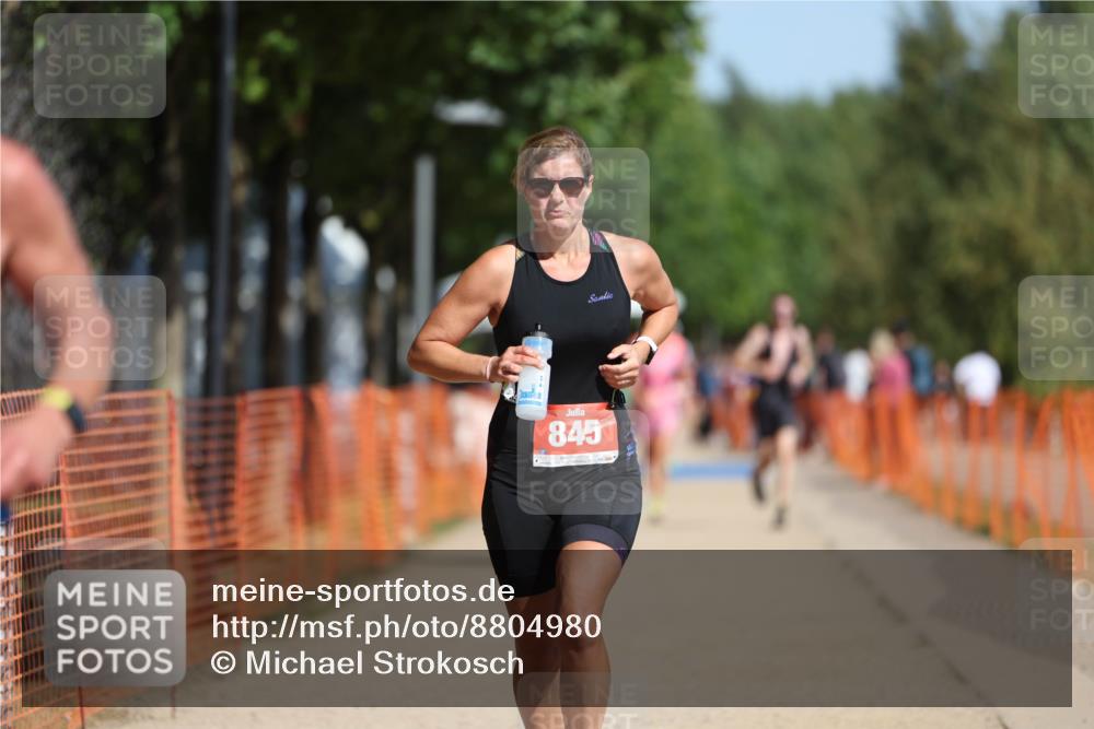 07.09.2025 - 19. Norderstedt Triathlon Michael Strokosch http://msf.ph/oto/8804980 07.09.2025 12:07:15 Laufen 821, 845 meine-sportfotos.de