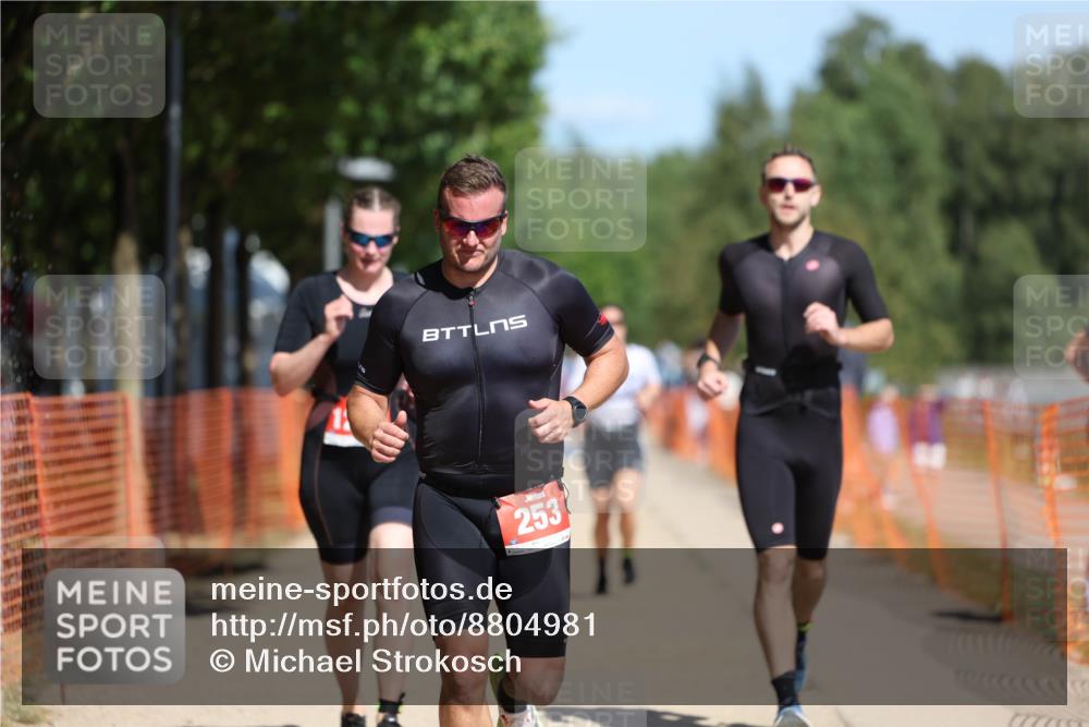 07.09.2025 - 19. Norderstedt Triathlon Michael Strokosch http://msf.ph/oto/8804981 07.09.2025 12:37:06 Laufen 253, 260, 280, 738, 1244 meine-sportfotos.de