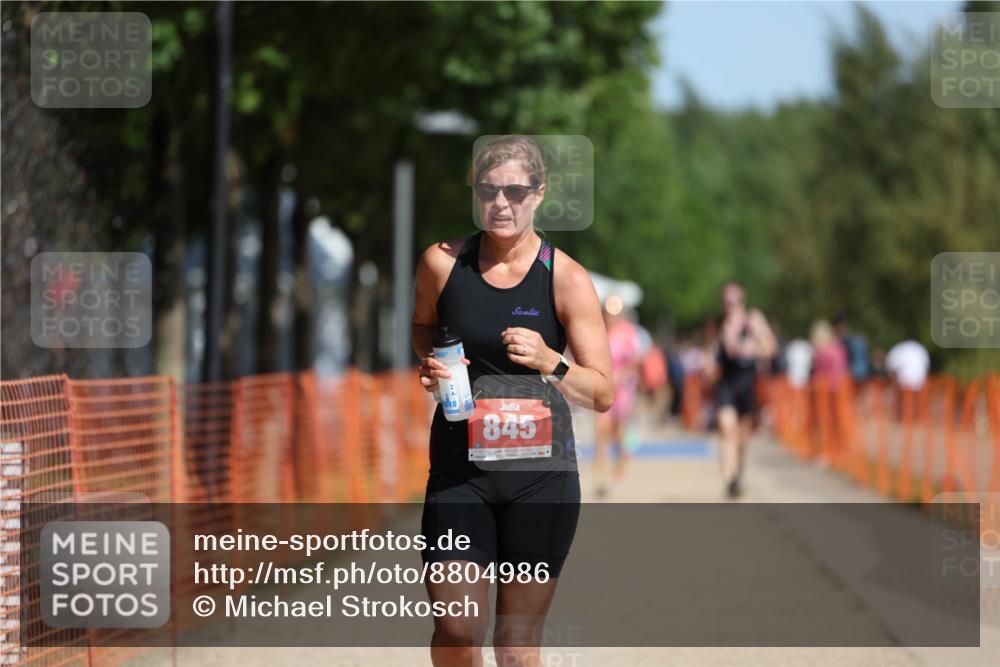 07.09.2025 - 19. Norderstedt Triathlon Michael Strokosch http://msf.ph/oto/8804986 07.09.2025 12:07:15 Laufen 821, 845 meine-sportfotos.de