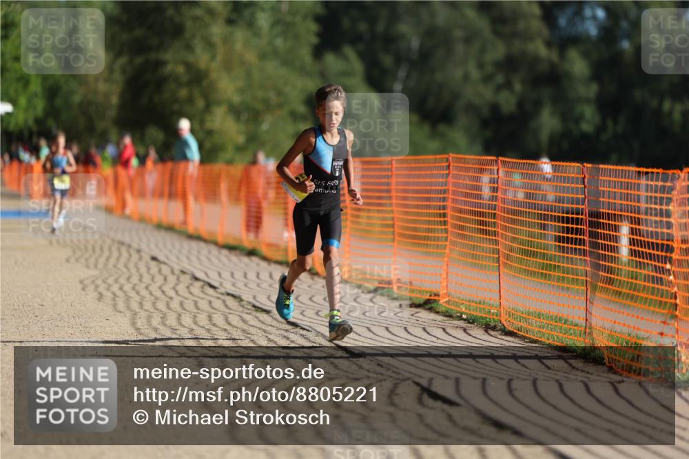 07.09.2025 - 19. Norderstedt Triathlon Michael Strokosch http://msf.ph/oto/8805221 07.09.2025 09:45:05 Laufen 567 meine-sportfotos.de