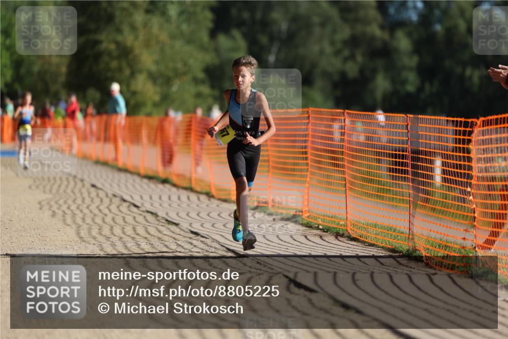 07.09.2025 - 19. Norderstedt Triathlon Michael Strokosch http://msf.ph/oto/8805225 07.09.2025 09:45:05 Laufen 567 meine-sportfotos.de