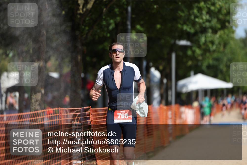 07.09.2025 - 19. Norderstedt Triathlon Michael Strokosch http://msf.ph/oto/8805235 07.09.2025 12:07:31 Laufen 768, 1368 meine-sportfotos.de