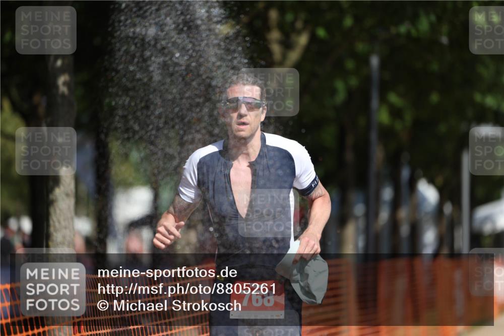 07.09.2025 - 19. Norderstedt Triathlon Michael Strokosch http://msf.ph/oto/8805261 07.09.2025 12:07:33 Laufen 768 meine-sportfotos.de