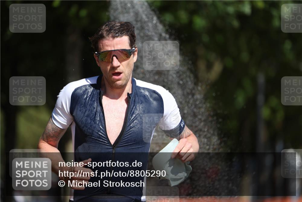 07.09.2025 - 19. Norderstedt Triathlon Michael Strokosch http://msf.ph/oto/8805290 07.09.2025 12:07:33 Laufen 768 meine-sportfotos.de
