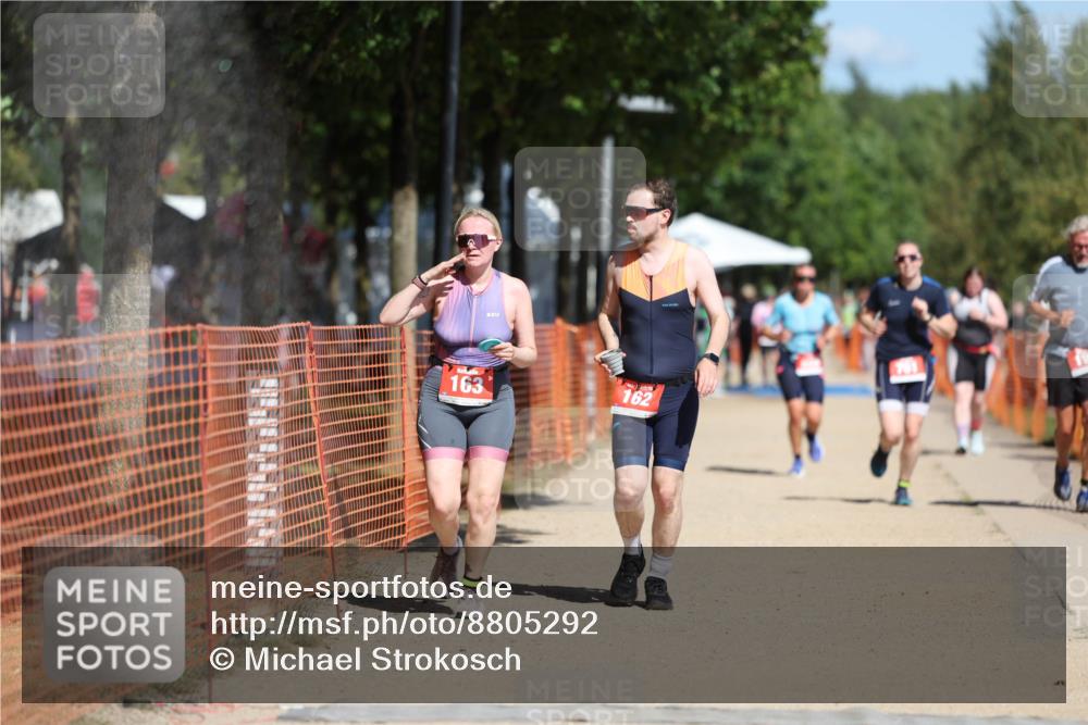 07.09.2025 - 19. Norderstedt Triathlon Michael Strokosch http://msf.ph/oto/8805292 07.09.2025 12:37:35 Laufen 162, 163, 192, 699, 761 meine-sportfotos.de