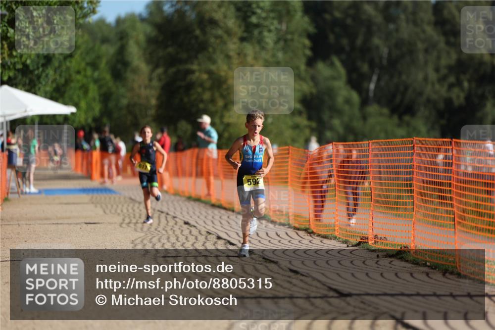 07.09.2025 - 19. Norderstedt Triathlon Michael Strokosch http://msf.ph/oto/8805315 07.09.2025 09:45:11 Laufen 567, 592 meine-sportfotos.de