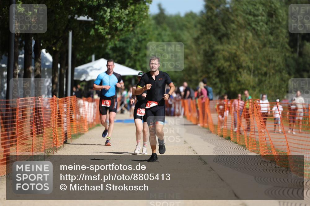 07.09.2025 - 19. Norderstedt Triathlon Michael Strokosch http://msf.ph/oto/8805413 07.09.2025 12:07:56 Laufen 734, 1223, 1257, 1288 meine-sportfotos.de