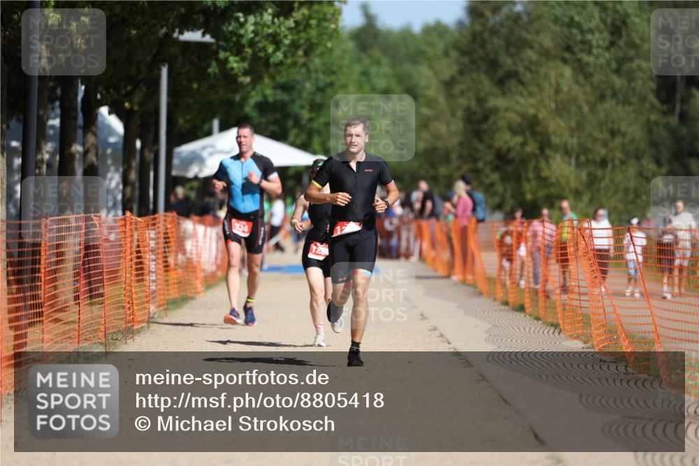 07.09.2025 - 19. Norderstedt Triathlon Michael Strokosch http://msf.ph/oto/8805418 07.09.2025 12:07:57 Laufen 734, 1223, 1257, 1288 meine-sportfotos.de
