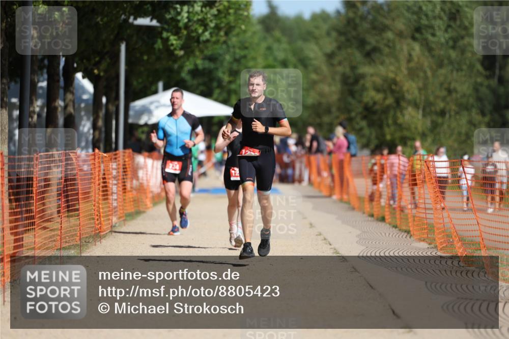 07.09.2025 - 19. Norderstedt Triathlon Michael Strokosch http://msf.ph/oto/8805423 07.09.2025 12:07:57 Laufen 734, 1223, 1257, 1288 meine-sportfotos.de