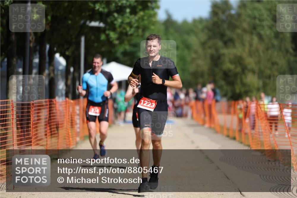 07.09.2025 - 19. Norderstedt Triathlon Michael Strokosch http://msf.ph/oto/8805467 07.09.2025 12:07:59 Laufen 734, 1223, 1288 meine-sportfotos.de