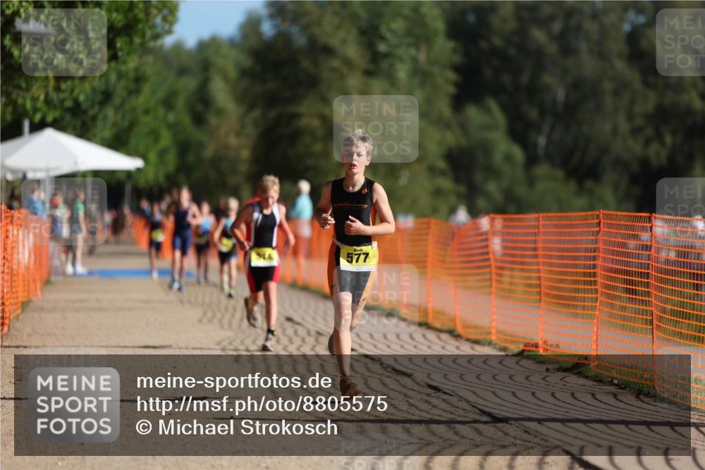 07.09.2025 - 19. Norderstedt Triathlon Michael Strokosch http://msf.ph/oto/8805575 07.09.2025 09:45:42 Laufen 574, 577 meine-sportfotos.de