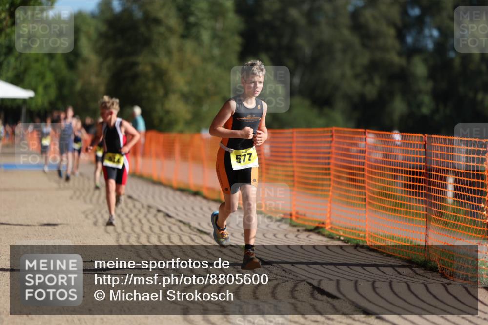 07.09.2025 - 19. Norderstedt Triathlon Michael Strokosch http://msf.ph/oto/8805600 07.09.2025 09:45:43 Laufen 574, 577 meine-sportfotos.de