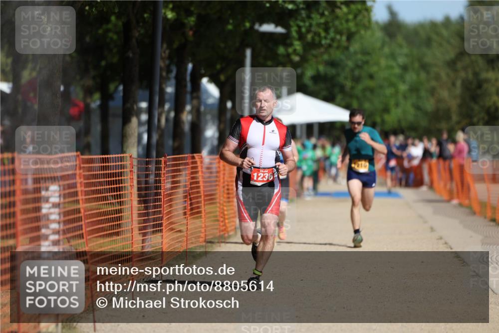 07.09.2025 - 19. Norderstedt Triathlon Michael Strokosch http://msf.ph/oto/8805614 07.09.2025 12:08:16 Laufen 1167, 1210, 1236 meine-sportfotos.de