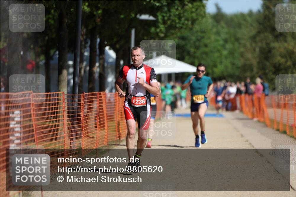 07.09.2025 - 19. Norderstedt Triathlon Michael Strokosch http://msf.ph/oto/8805620 07.09.2025 12:08:16 Laufen 1167, 1210, 1236 meine-sportfotos.de