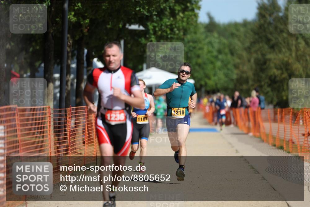 07.09.2025 - 19. Norderstedt Triathlon Michael Strokosch http://msf.ph/oto/8805652 07.09.2025 12:08:18 Laufen 1167, 1210, 1236 meine-sportfotos.de