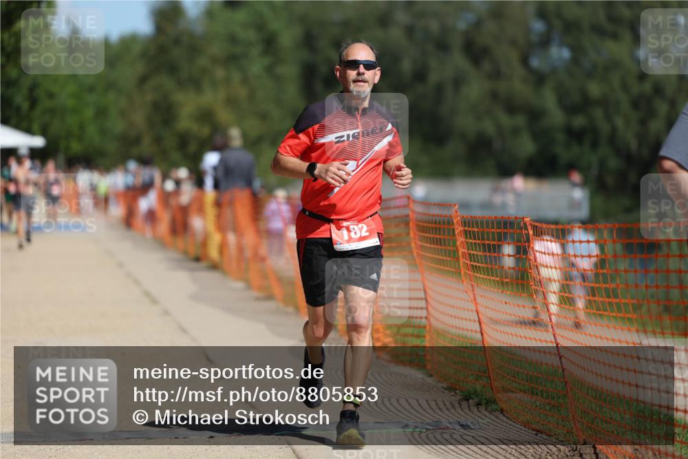 07.09.2025 - 19. Norderstedt Triathlon Michael Strokosch http://msf.ph/oto/8805853 07.09.2025 12:38:16 Laufen 182, 299, 1378 meine-sportfotos.de
