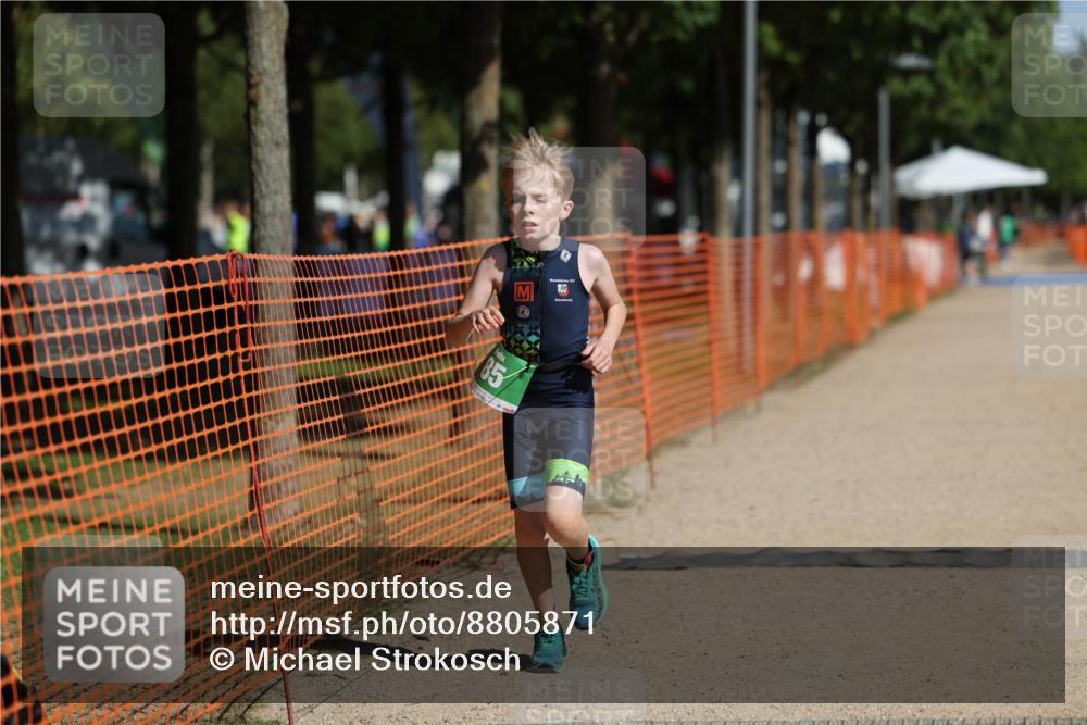 07.09.2025 - 19. Norderstedt Triathlon Michael Strokosch http://msf.ph/oto/8805871 07.09.2025 11:12:41 Laufen 85 meine-sportfotos.de