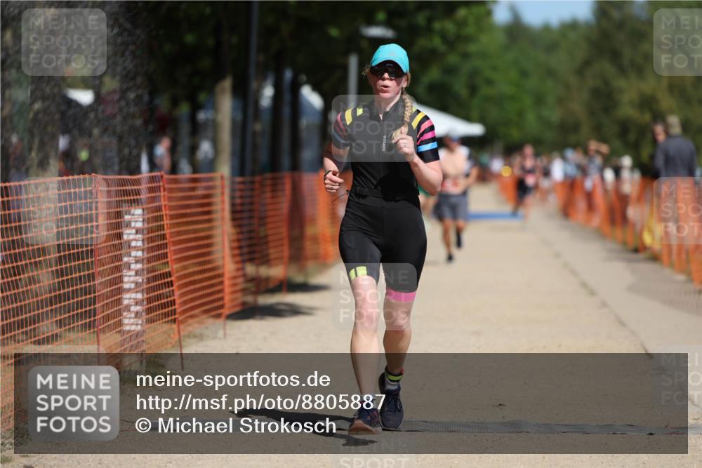 07.09.2025 - 19. Norderstedt Triathlon Michael Strokosch http://msf.ph/oto/8805887 07.09.2025 12:38:19 Laufen 182, 299, 715 meine-sportfotos.de