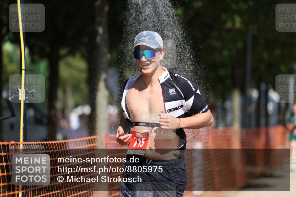 07.09.2025 - 19. Norderstedt Triathlon Michael Strokosch http://msf.ph/oto/8805975 07.09.2025 12:38:27 Laufen 715, 720, 1224 meine-sportfotos.de