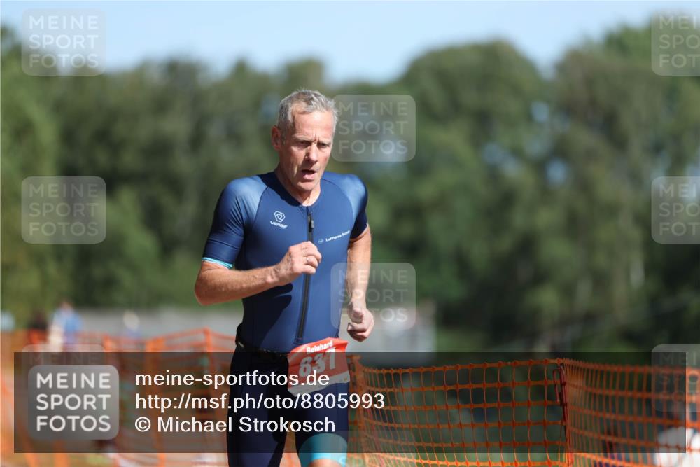 07.09.2025 - 19. Norderstedt Triathlon Michael Strokosch http://msf.ph/oto/8805993 07.09.2025 12:08:35 Laufen 837 meine-sportfotos.de