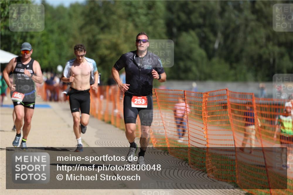 07.09.2025 - 19. Norderstedt Triathlon Michael Strokosch http://msf.ph/oto/8806048 07.09.2025 12:08:49 Laufen 185, 253, 806, 1244 meine-sportfotos.de