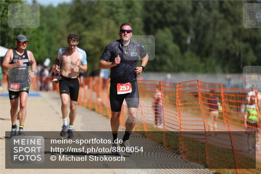07.09.2025 - 19. Norderstedt Triathlon Michael Strokosch http://msf.ph/oto/8806054 07.09.2025 12:08:50 Laufen 185, 253, 806, 1244 meine-sportfotos.de