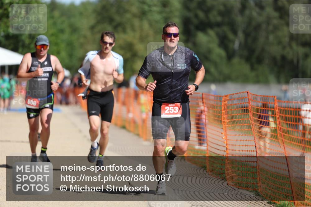 07.09.2025 - 19. Norderstedt Triathlon Michael Strokosch http://msf.ph/oto/8806067 07.09.2025 12:08:50 Laufen 185, 253, 806, 1244 meine-sportfotos.de